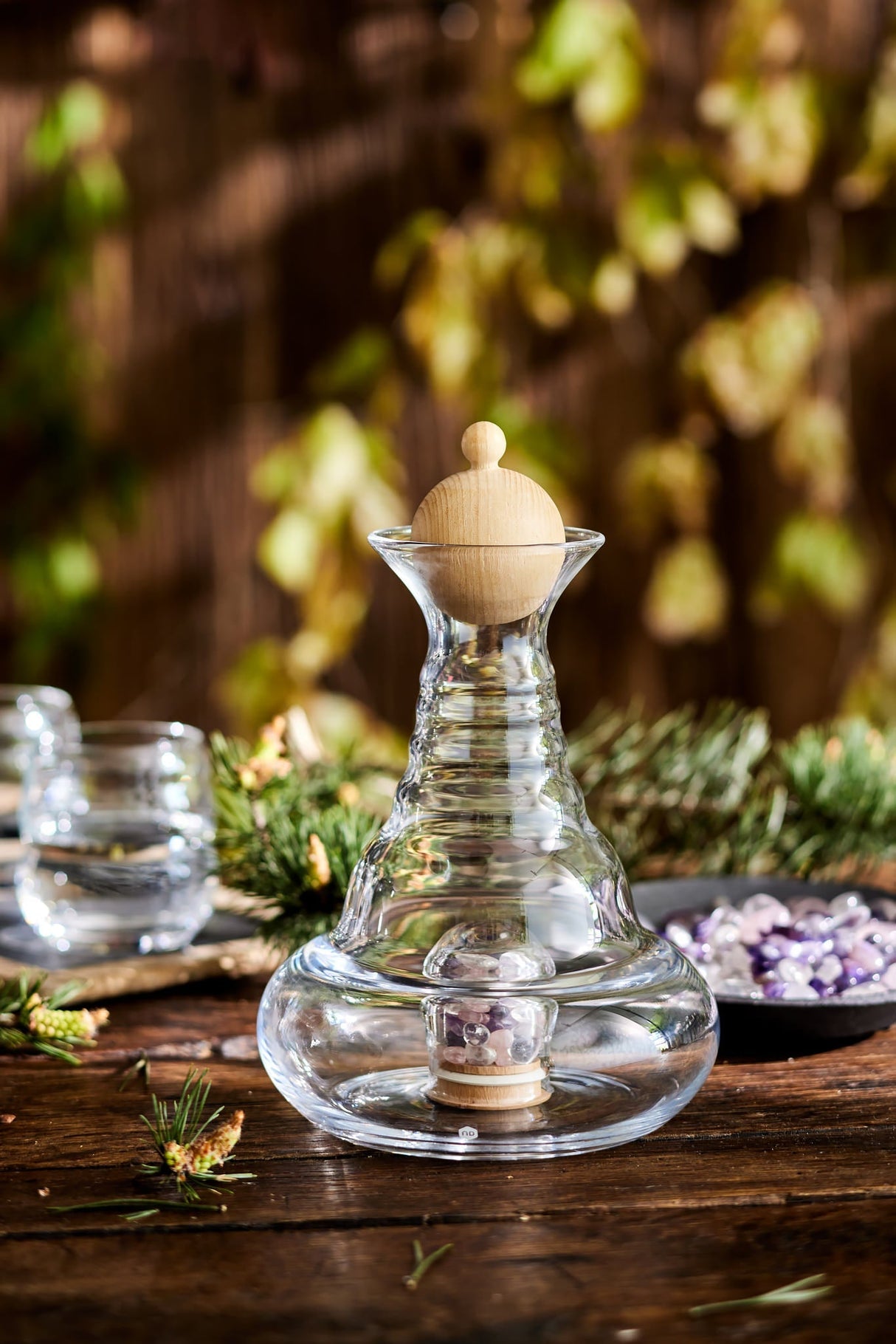 Alladin Karaffe 1,2 Liter mit Edelsteinfach und Zirbenholzdeckel - UrQuelle