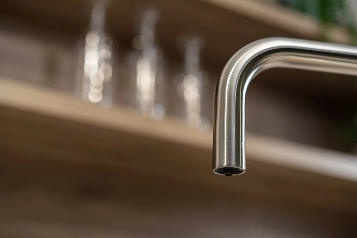 Vizio 3 Wege Wasserhahn Küchenarmatur, Edelstahl Massiv mit 360° schwenkbarem N - Auslauf, Gebürstet - UrQuelle