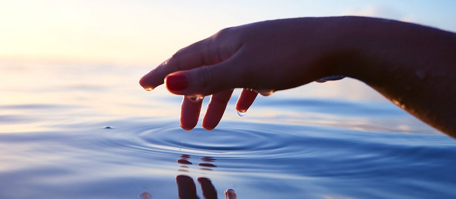 Reines Wasser ist die erste und wichtigste Medizin der Welt | Wasser Segnen und Weihen - UrQuelle®