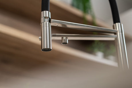 Vizio Niederdruck 3 Wege Wasserhahn Küchenarmatur, Edelstahl Massiv mit 360° schwenkbarem Auslauf, abnehmbare 2 Strahl Handbrause, Gebürstet / Schwarz - UrQuelle